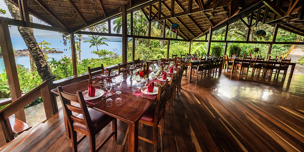 The Great Room dining the Osa